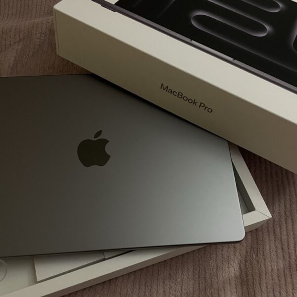 Best MacBook Pro 16 inch M1 Max (2021)
